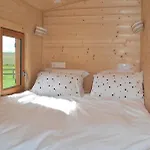 La Roulotte Des Mohuques Country house Mont-Saint-Aubert