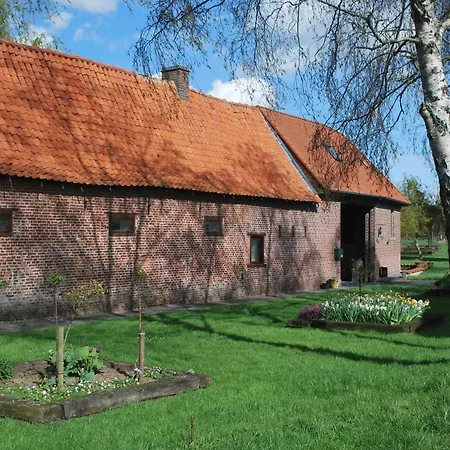 Landhaus La Roulotte Des Mohuques